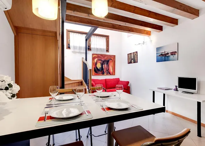 Little Canal 14 Daire *